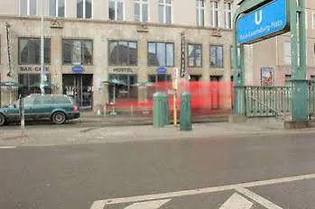 St Christopher's - Alexanderplatz * ברלין