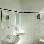 St Christopher's - Alexanderplatz * Berlijn