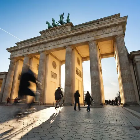 St Christopher's - Alexanderplatz *