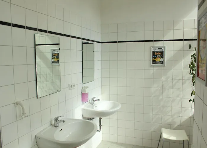 St Christopher's - Alexanderplatz * Berlín