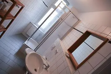 St Christopher's - Alexanderplatz ベルリン